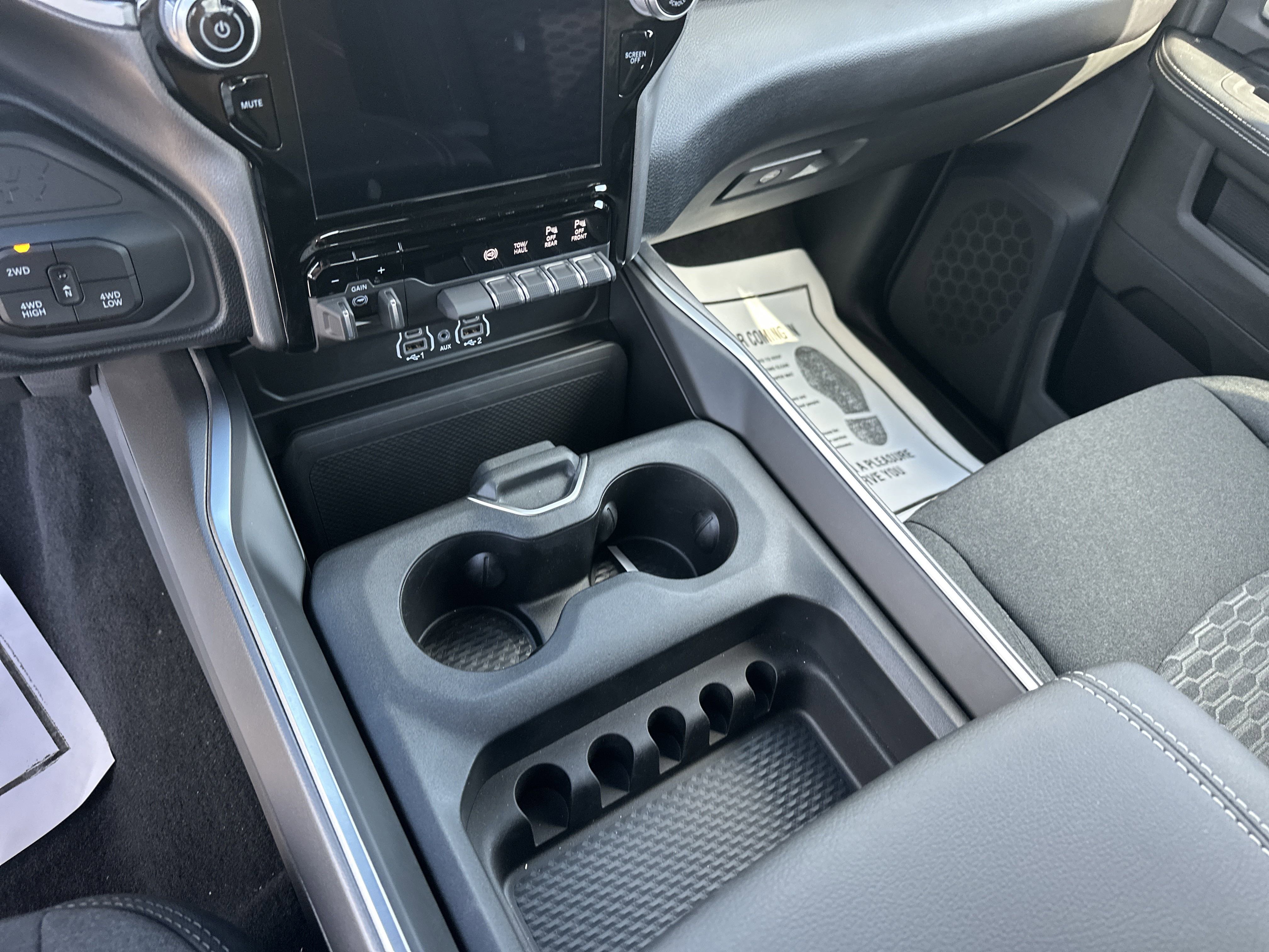 2025 Ram 2500 Big Horn photo 7