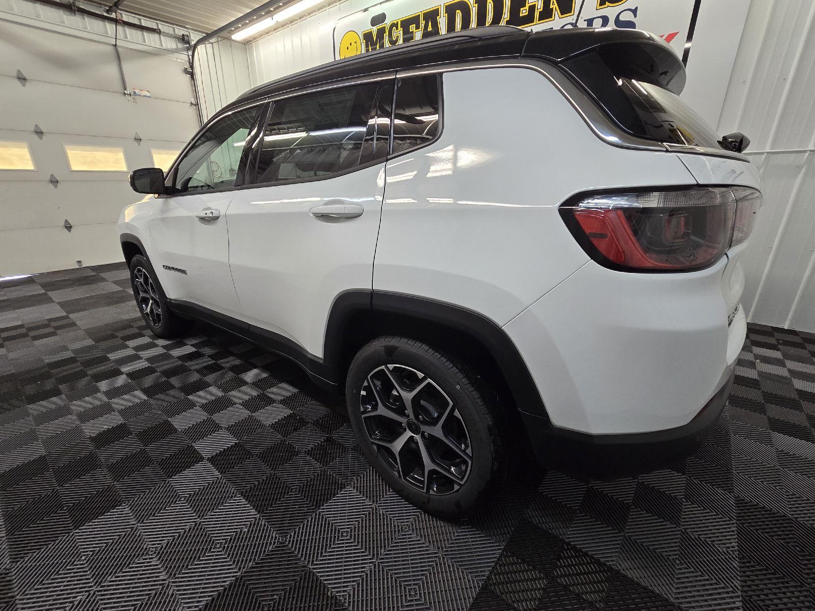 2025 Jeep Compass Limited photo 4