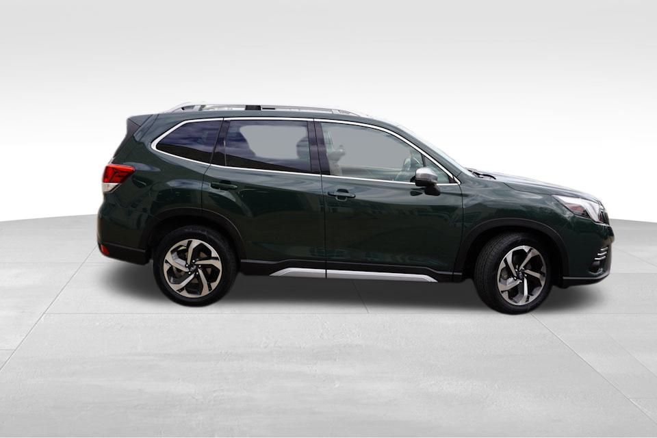 2022 Subaru Forester Touring photo 3