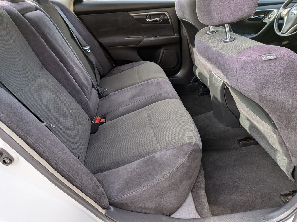 2013 Nissan Altima 2.5 SV photo 26