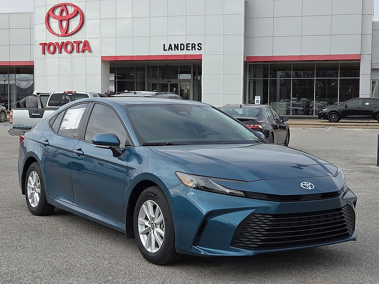 2026 Toyota Camry LE's photo