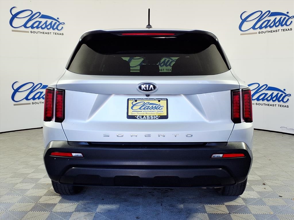 2021 Kia Sorento LX photo 3