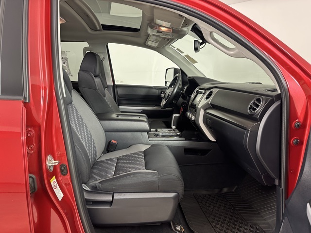 2018 Toyota Tundra SR5 CrewMax photo 9