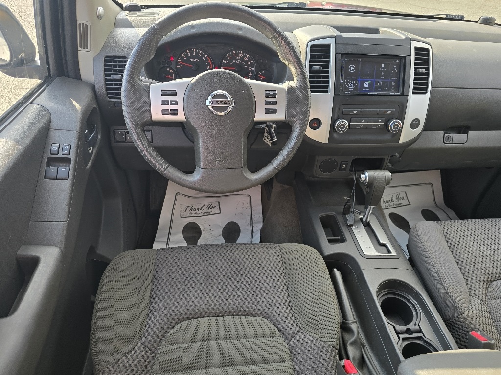 2013 Nissan Frontier SV photo 3