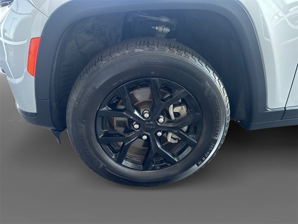 2024 Jeep Grand Cherokee Altitude photo 13