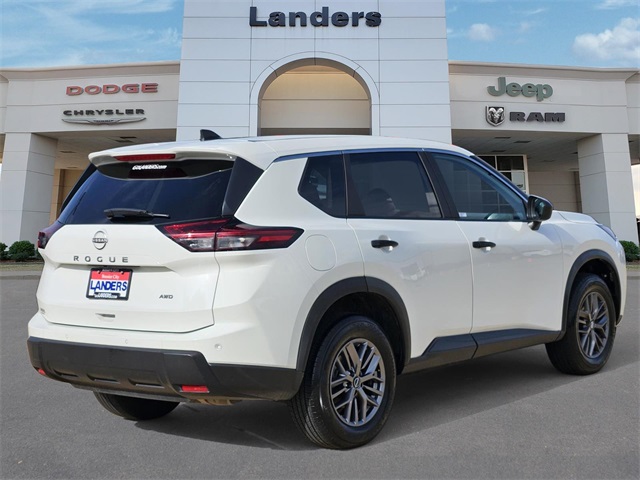 2024 Nissan Rogue S photo 4