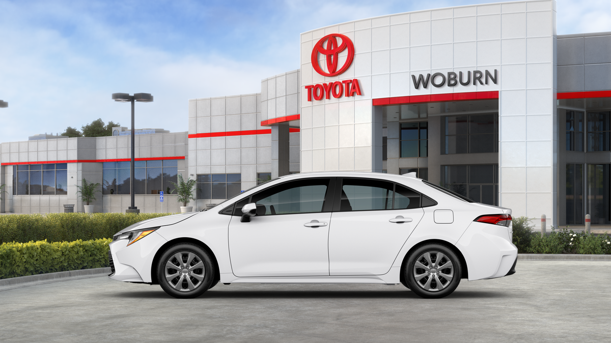 2025 Toyota Corolla LE photo 3