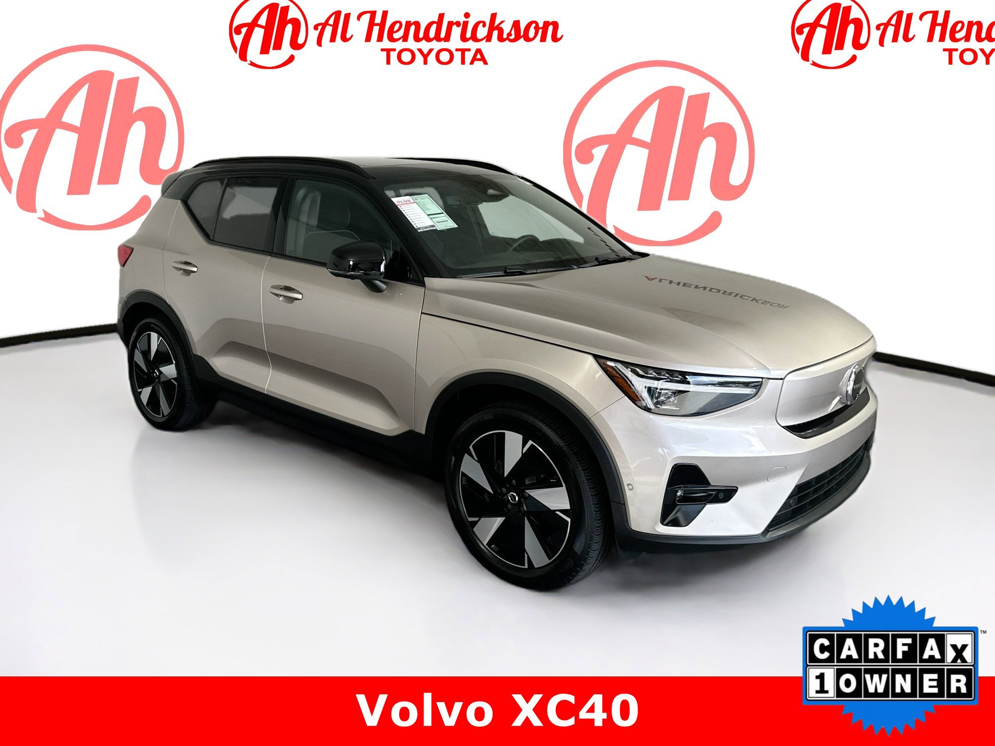 2024 Volvo XC40 Plus's photo