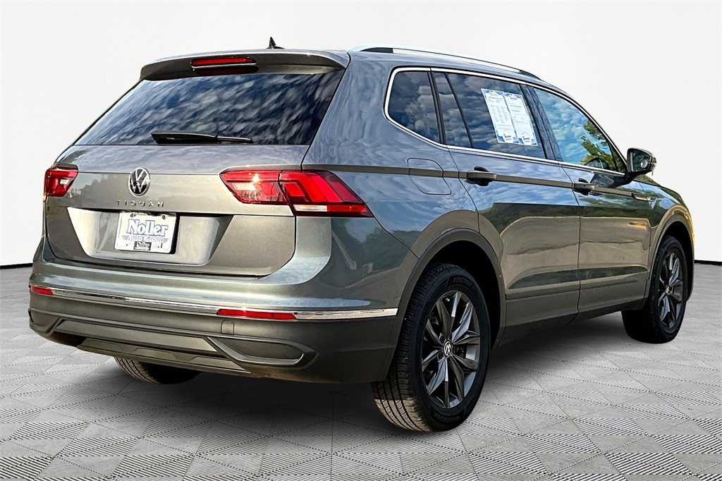 Used 2022 Volkswagen Tiguan SE with VIN 3VV2B7AX2NM110576 for sale in Kansas City