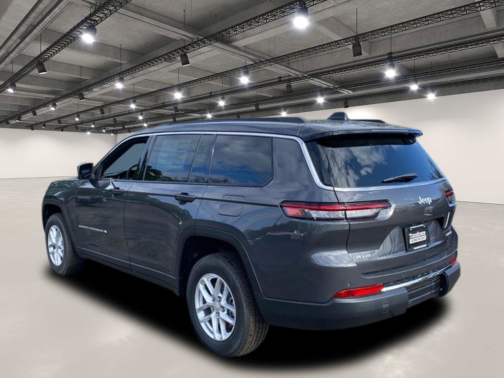 2025 Jeep Grand Cherokee Laredo X photo 2