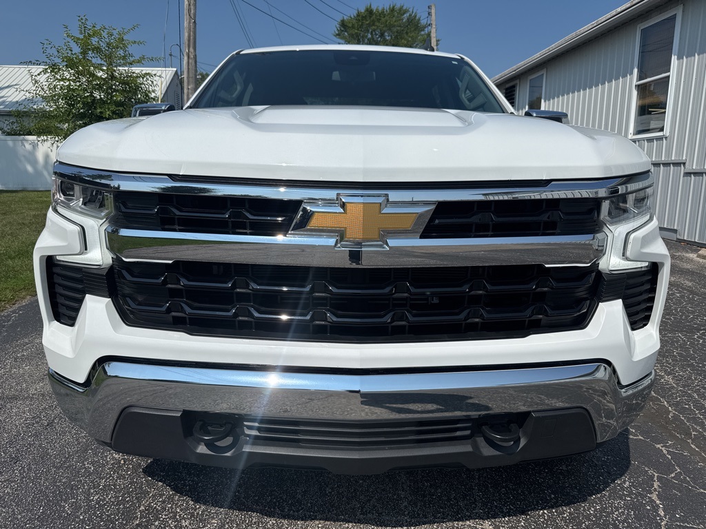 2023 Chevrolet Silverado 1500 LT photo 2