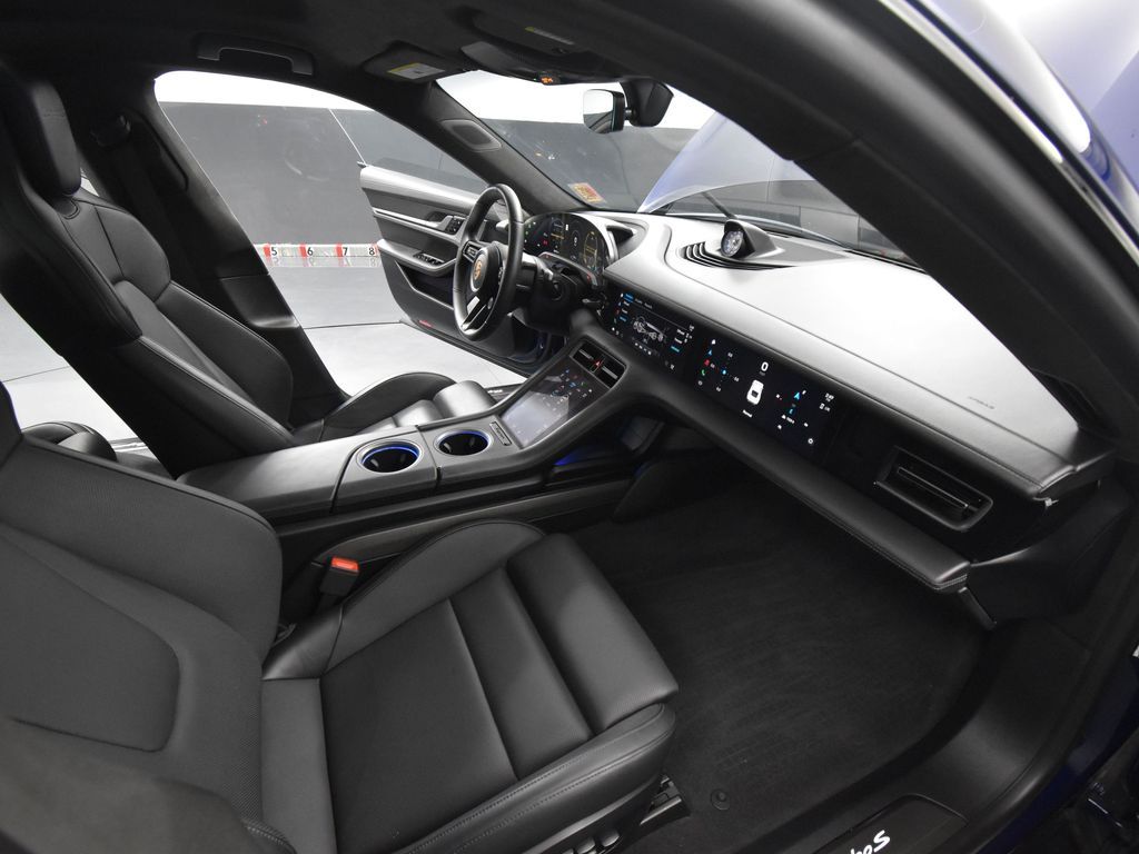 2020 Porsche Taycan Turbo S photo 41