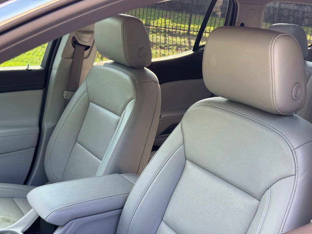 2023 Gmc Acadia SLT photo 19