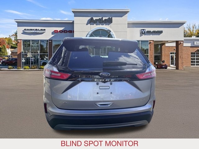 2024 Ford Edge SEL photo 2