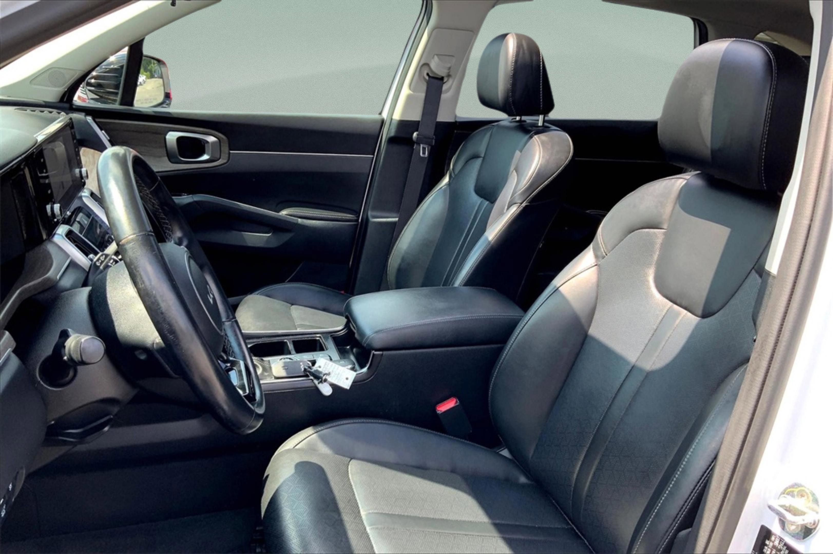 2022 Kia Sorento EX photo 22