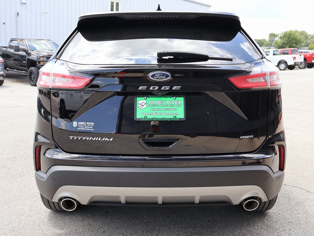 2023 Ford Edge Titanium photo 3