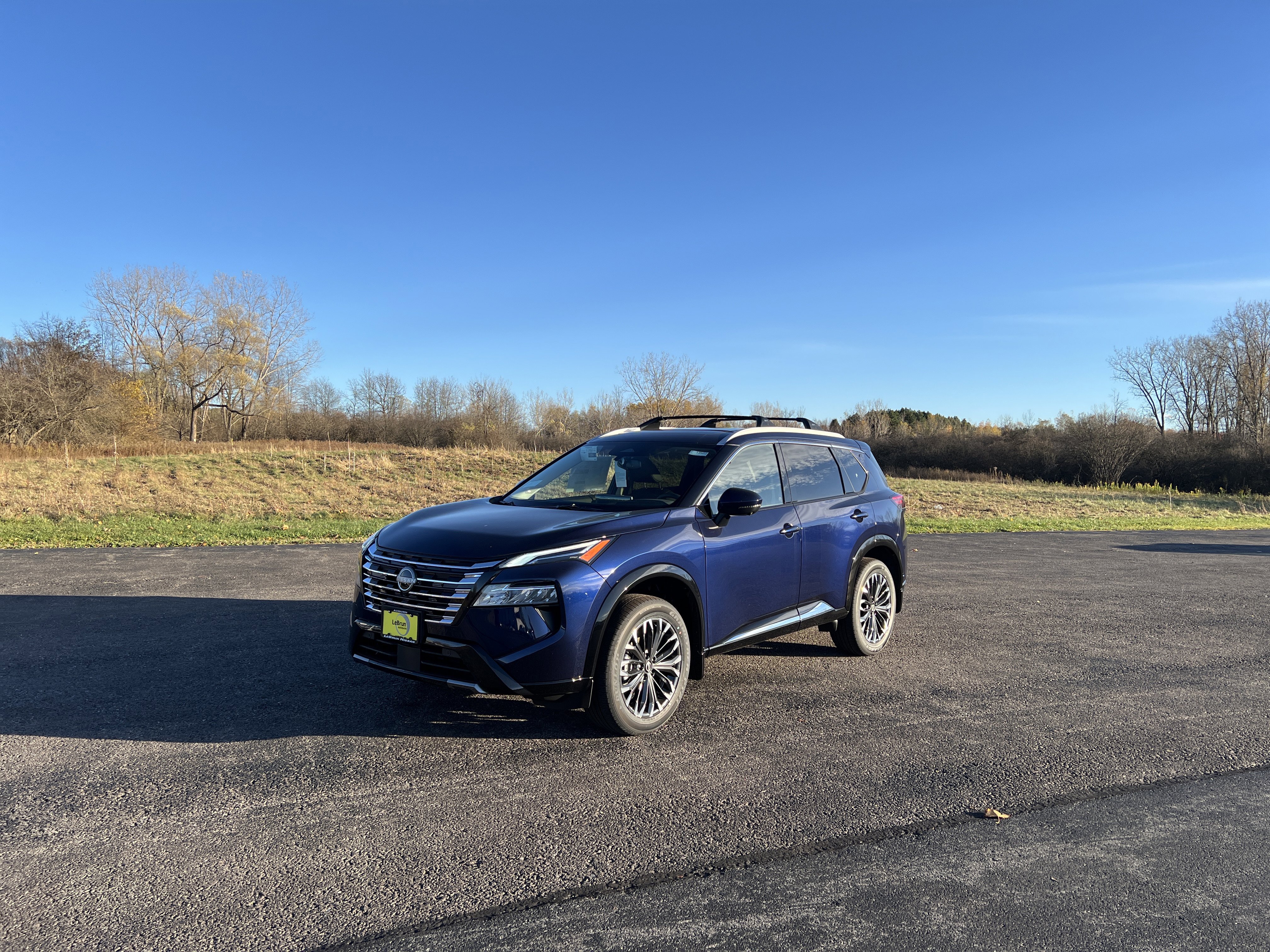 2026 Nissan Rogue Platinum's photo