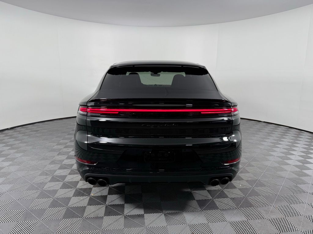 2024 Porsche Cayenne Turbo E-Hybrid Coupe photo 5