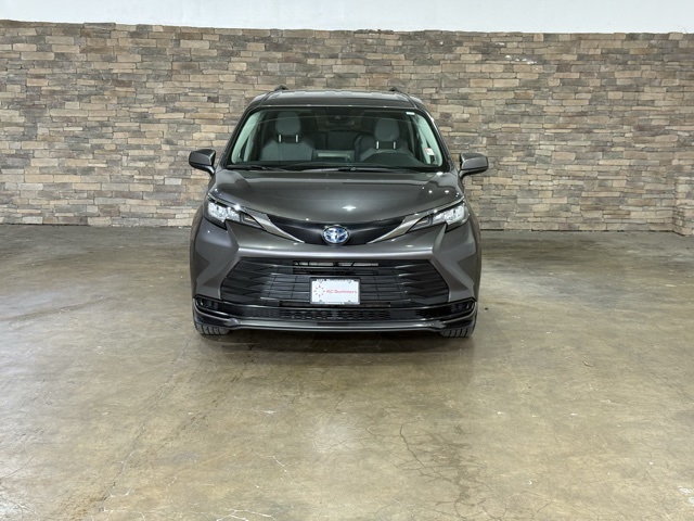 2022 Toyota Sienna LE photo 27