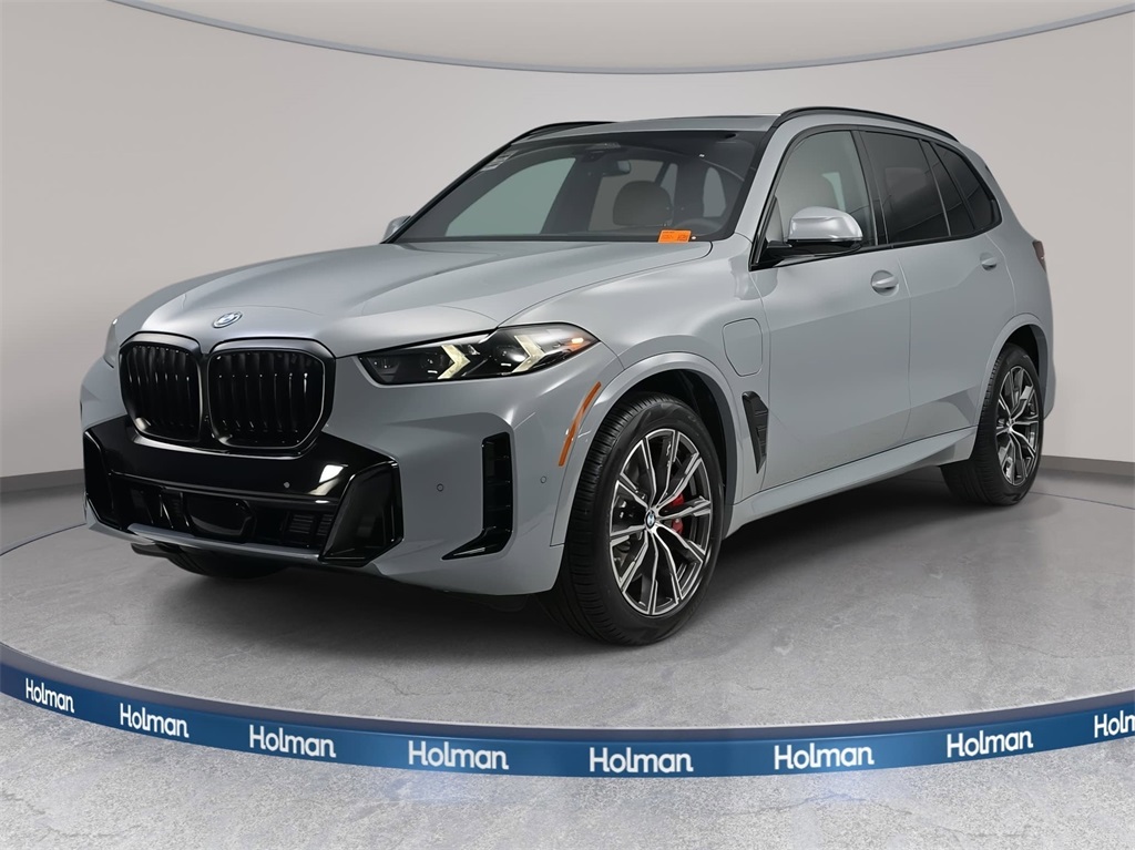 2026 BMW X5 50e's photo