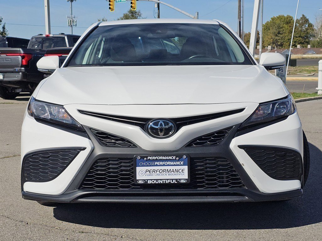 2024 Toyota Camry SE photo 3
