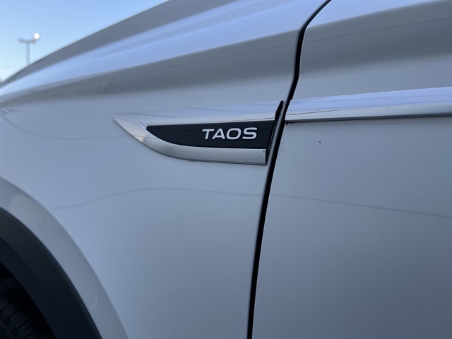 2022 Volkswagen Taos SE photo 13