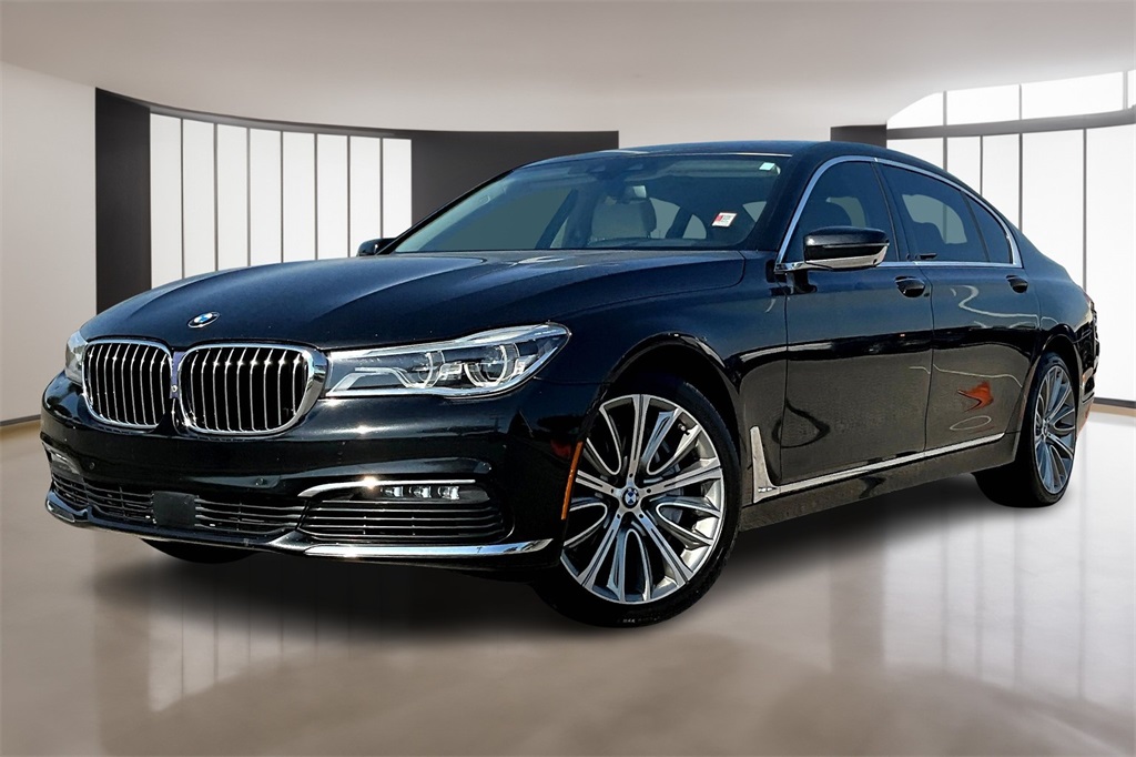 2018 BMW 7 Series 750i's photo