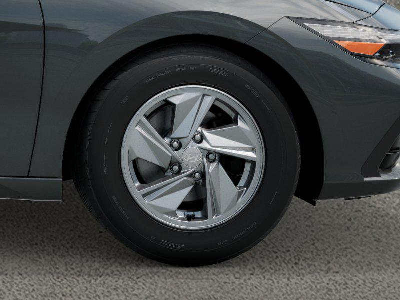 2025 Hyundai Elantra SE photo 7