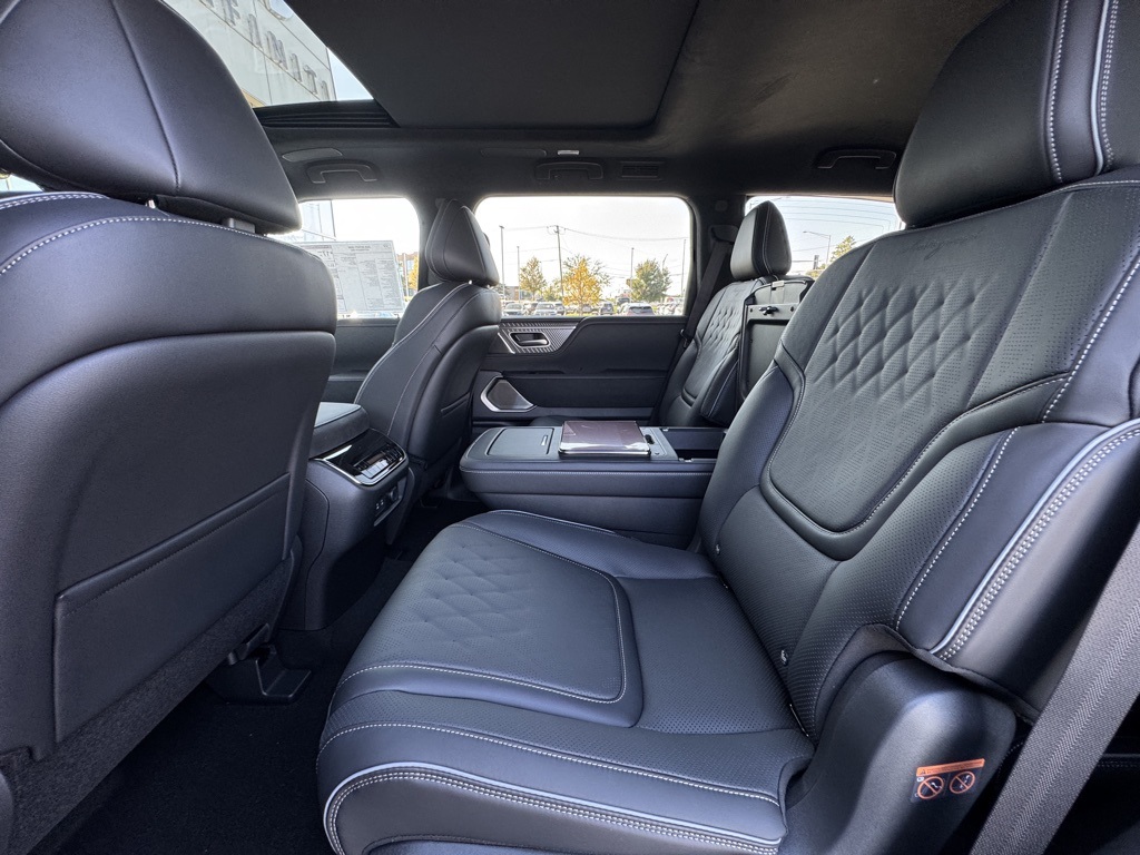 2026 Infiniti QX80 photo 15