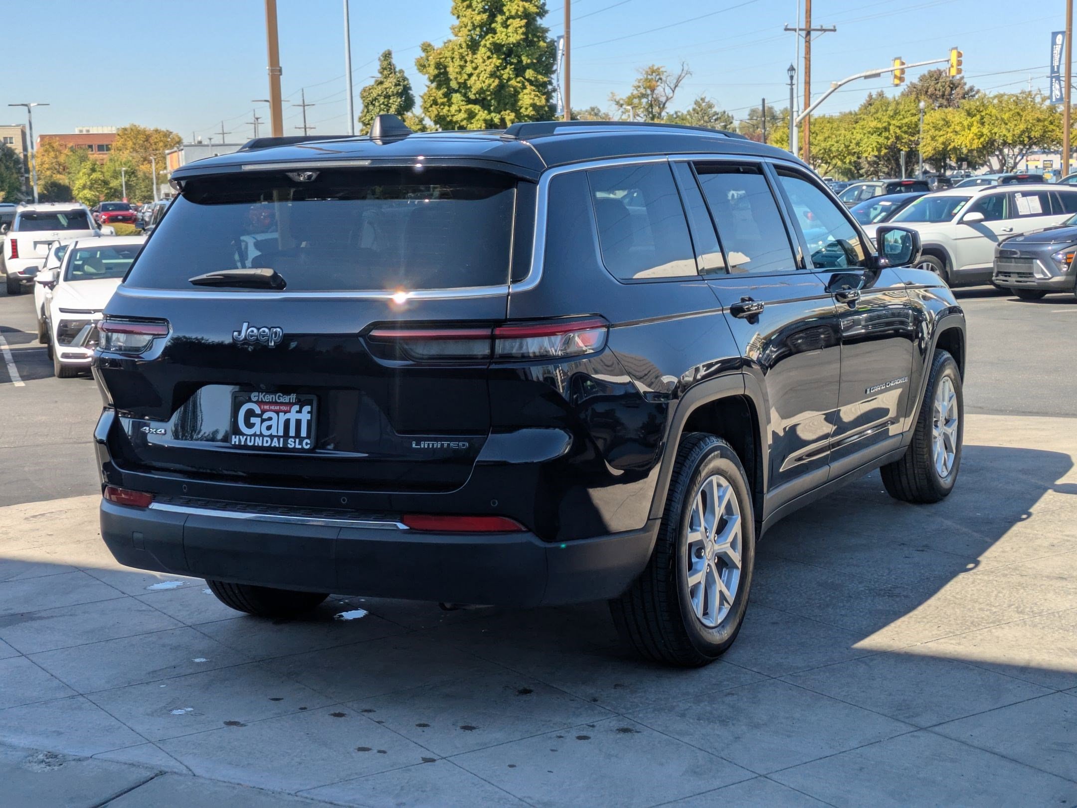 2023 Jeep Grand Cherokee Limited photo 2