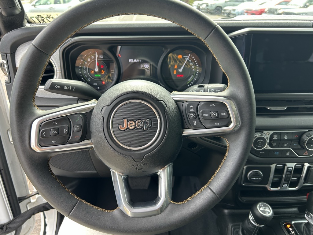2024 Jeep Wrangler Sahara 4xe photo 12