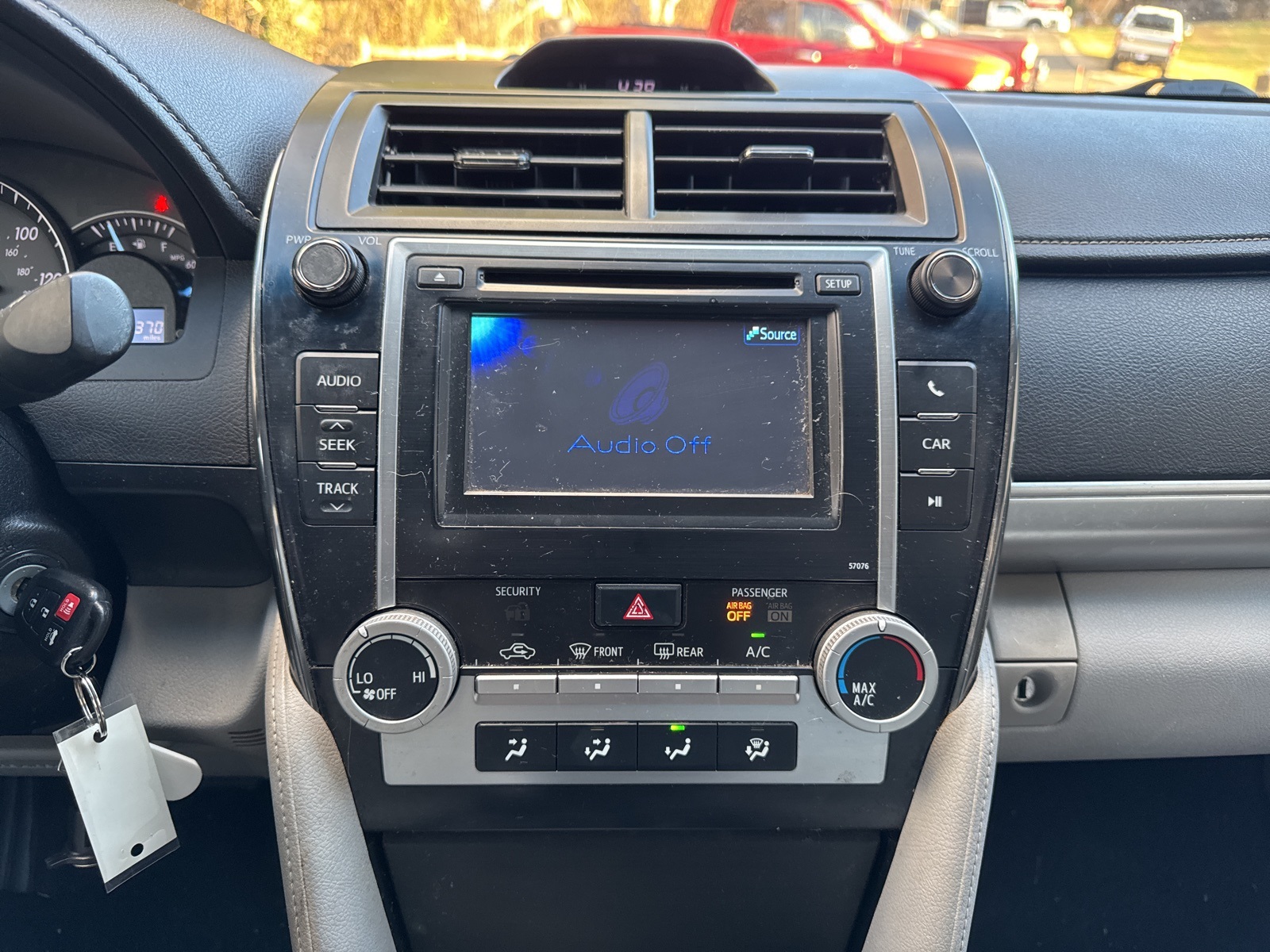 2013 Toyota Camry LE photo 4