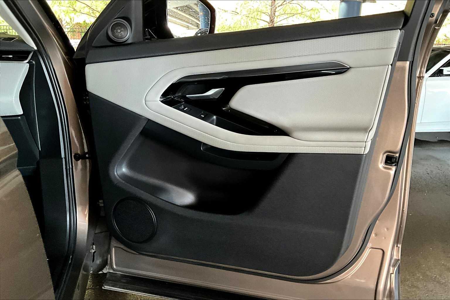 2020 Land Rover Range Rover Evoque S photo 21