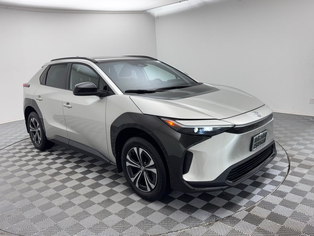 Used 2024 Toyota bZ4X XLE with VIN JTMABACA5RA073624 for sale in Des Plaines, IL