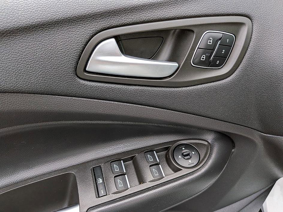 2019 Ford Escape Titanium photo 12
