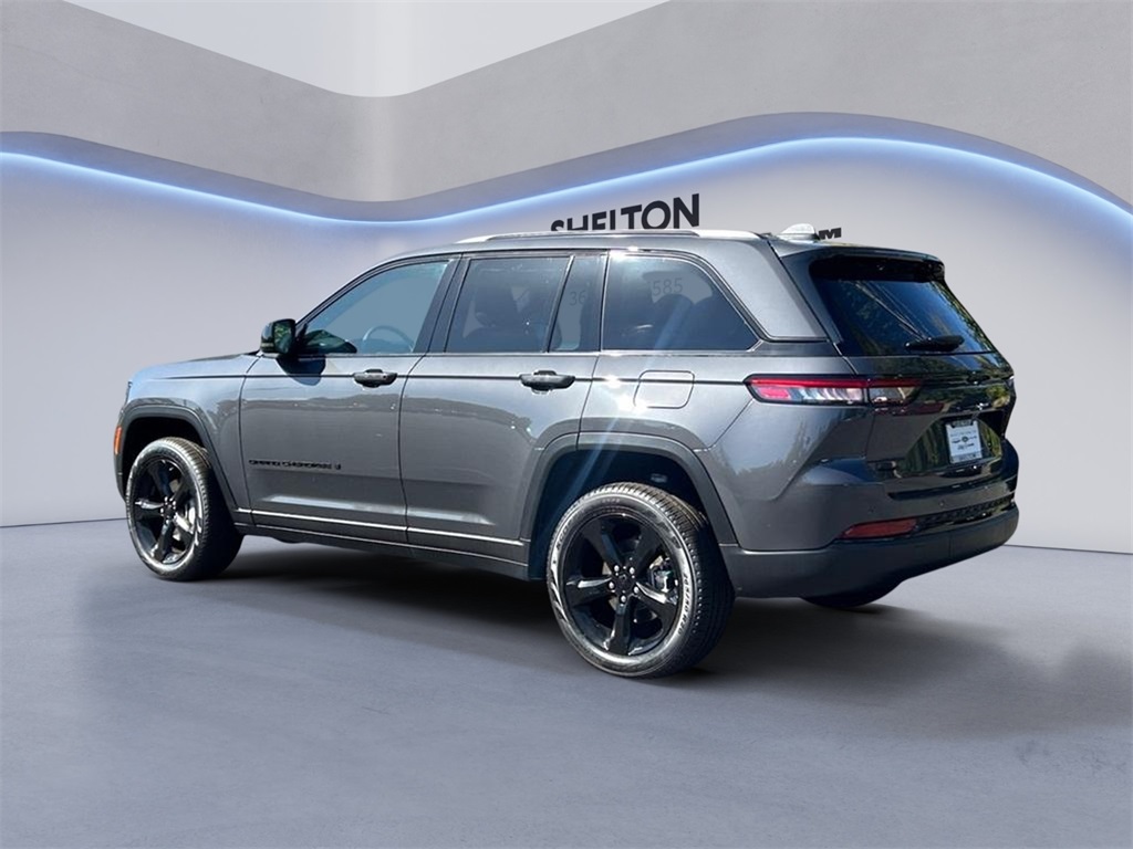 2025 Jeep Grand Cherokee Limited photo 2