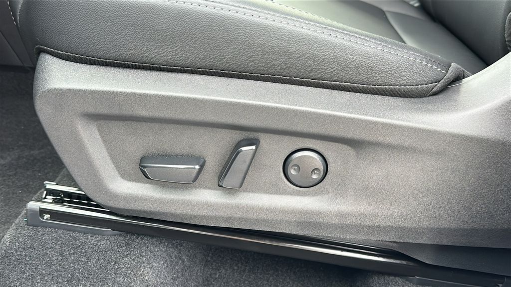 2025 Nissan Murano SV photo 35