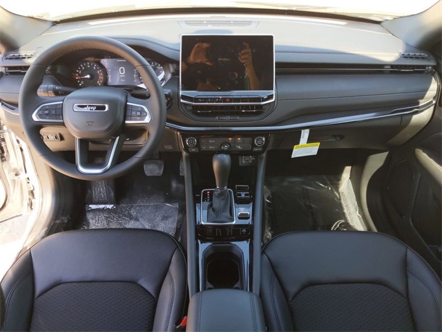 2026 Jeep Compass Latitude Altitude photo 17