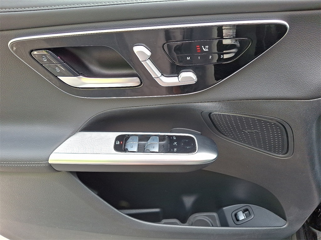 2025 Mercedes Benz GLC 300 4MATIC photo 10