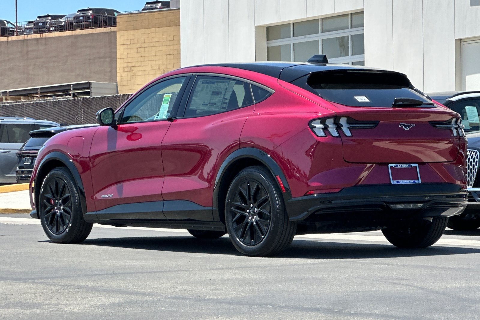 2025 Ford Mustang Mach-E Premium photo 4