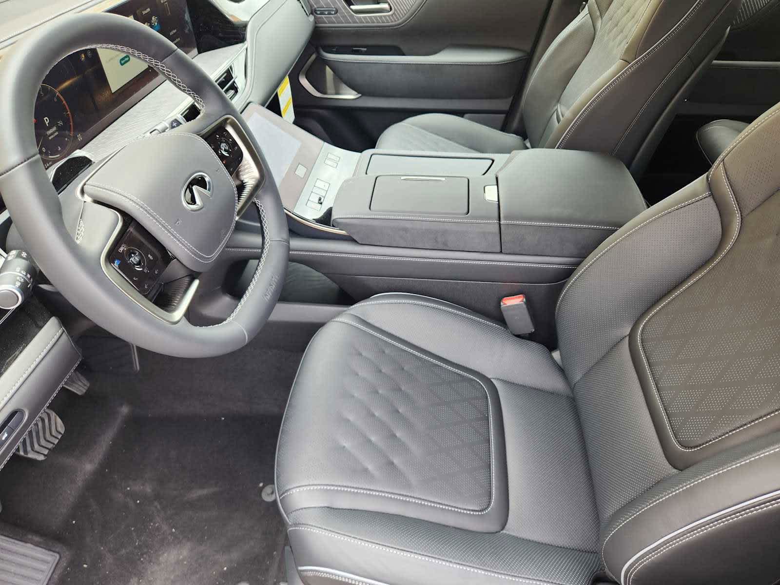 2025 Infiniti QX80 photo 8