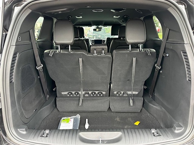 2025 Chrysler Pacifica photo 8