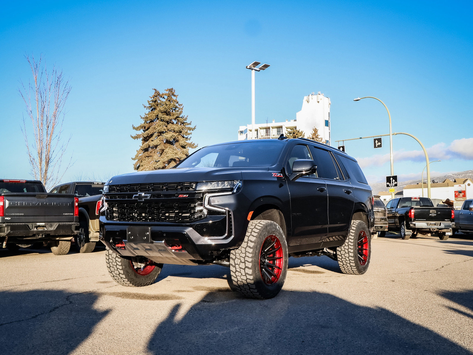 New 2024 Chevrolet Tahoe Z71 3in SST Ready Lift 20in Fuel