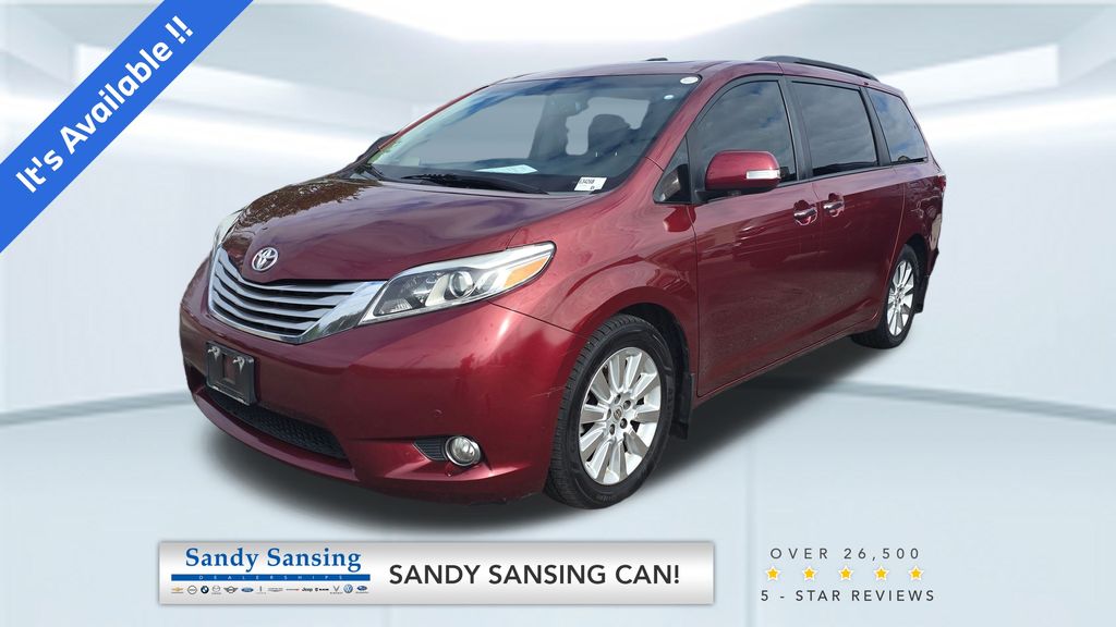 2015 Toyota Sienna XLE's photo
