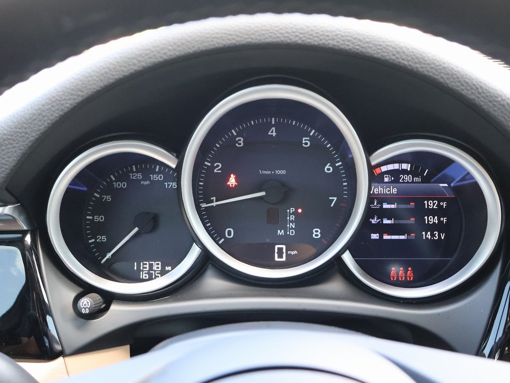 2024 Porsche Macan T photo 25