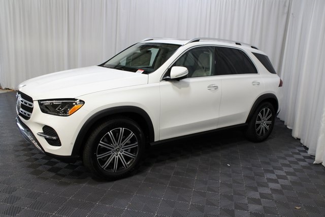 2025 Mercedes Benz GLE 450 4MATIC photo 3