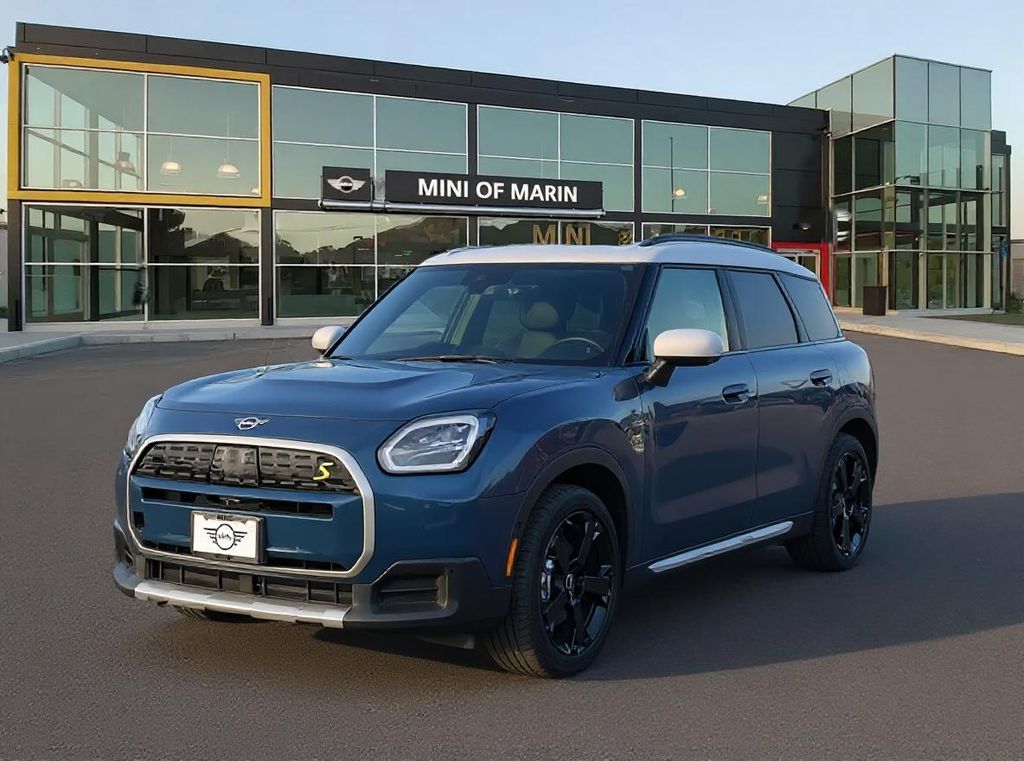 2025 MINI Countryman SE's photo