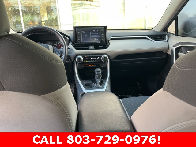 2021 Toyota RAV4 XLE photo 15