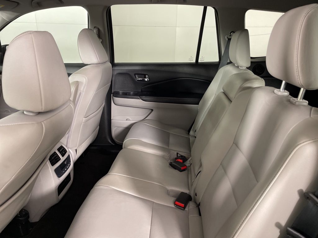 2017 Honda Pilot EX-L photo 38