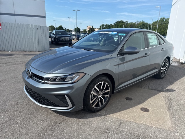2025 Volkswagen Jetta 1.5T SE photo 9